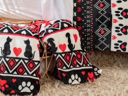 Super Cozy™ Hearts & Paws Fleece Blanket Hot on Sale